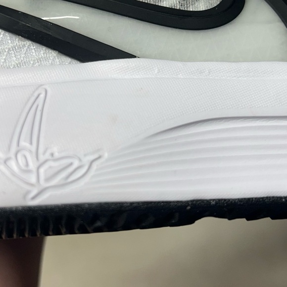 Nike Kyrie 8 Basketball Sneakers Kyrie Irving WhiteSize 8 DJ6017-101 - Picture 10 of 10